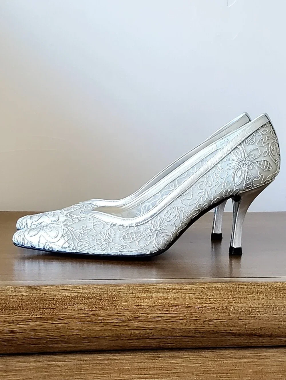Vintage Stuart Weitzman Archive Silver Intricate Mesh Embroidered 3